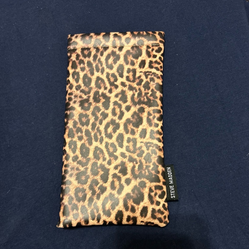 Steve Madden Glasses Pouch